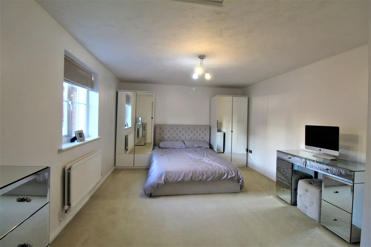 Hedingham Road, Grays, Essex, RM16 6BH, photo 6