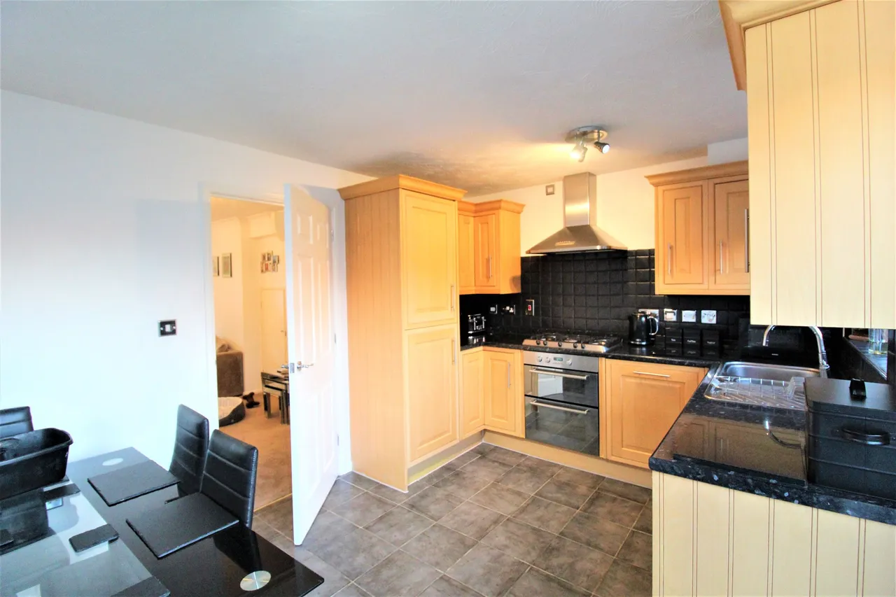 Hedingham Road, Grays, Essex, RM16 6BH, photo 4