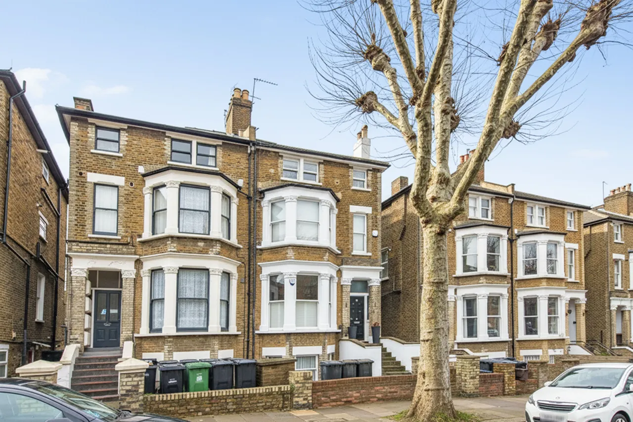 4 bed flat for sale — 49 Fordwych Road, London