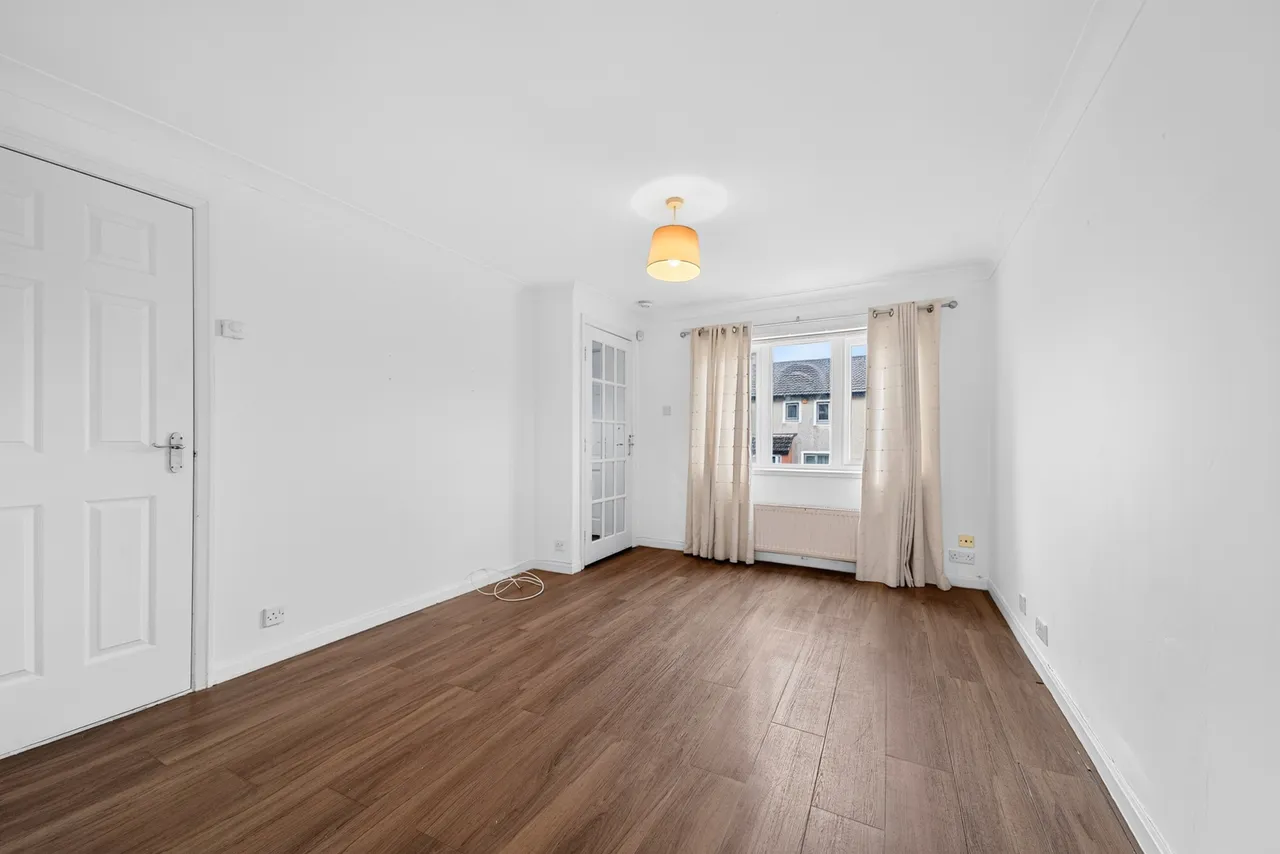Ballantrae Crescent, Newton Mearns, Glasgow, East Renfrewshire, G77, photo 2