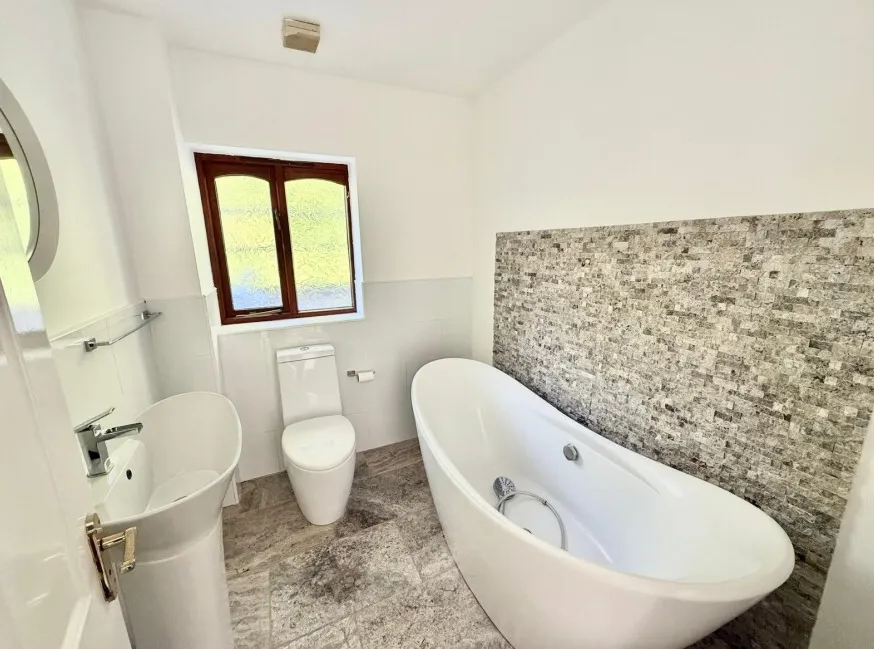 Waveney Drive, Wilmslow, photo 6