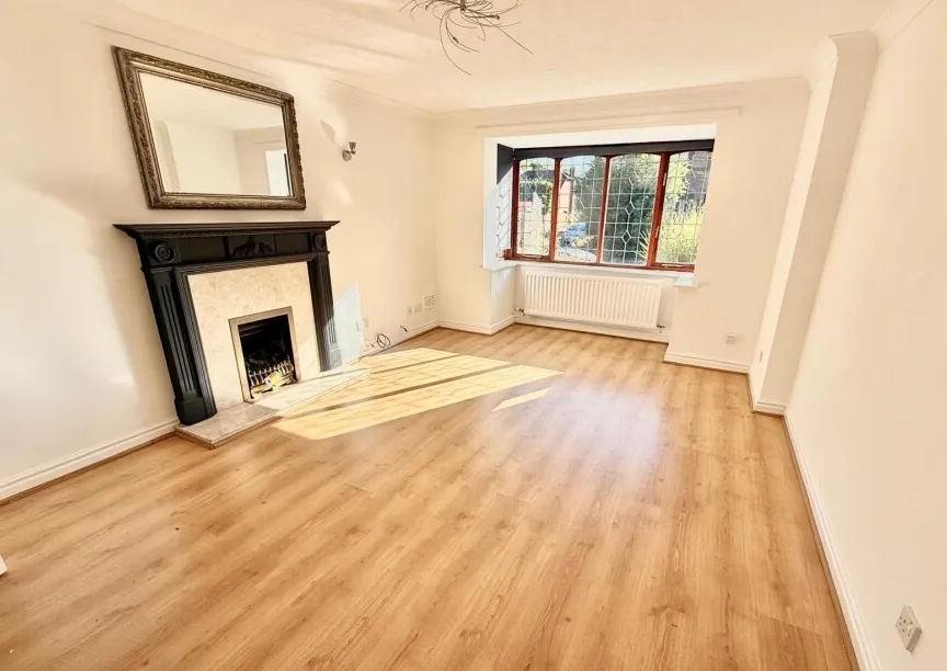 Waveney Drive, Wilmslow, photo 3