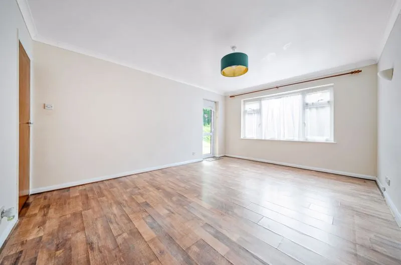 Harestone Valley Road, Flat 1 Orchard Court 82 Harestone Valley Road Caterham Surrey Caterham, Caterham, Surrey, CR36HE, photo 3