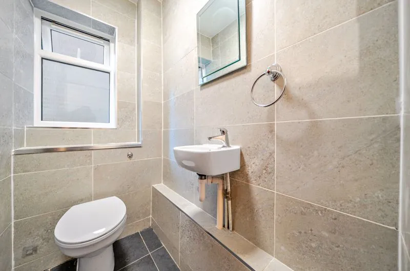 Harestone Valley Road, Flat 1 Orchard Court 82 Harestone Valley Road Caterham Surrey Caterham, Caterham, Surrey, CR36HE, photo 12