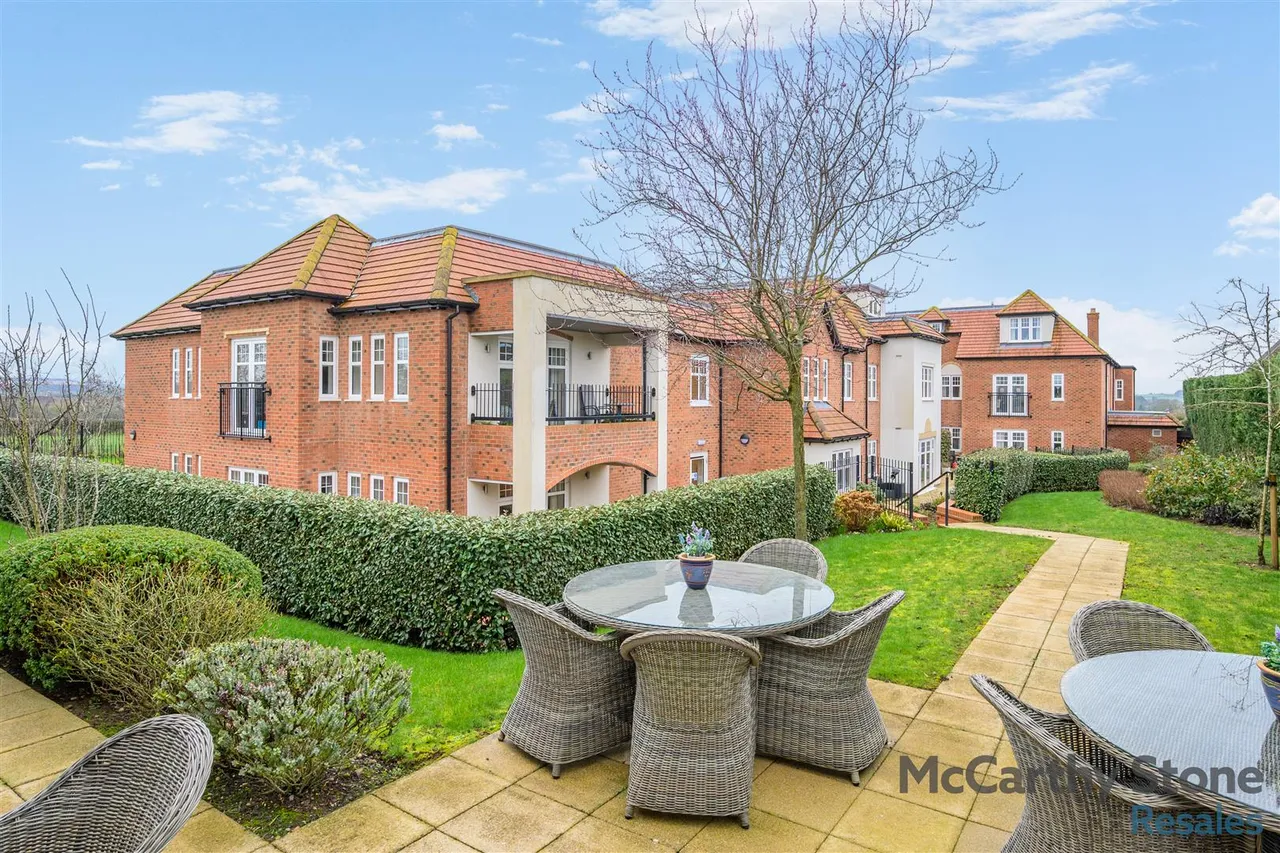 2 bed flat for sale, Banbury Road, Stratford-Upon-Avon, CV37