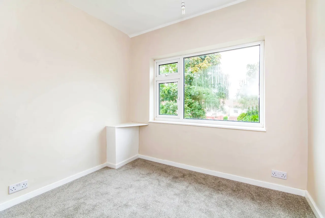 Sandileigh Avenue, Brinnington, SK5, photo 8
