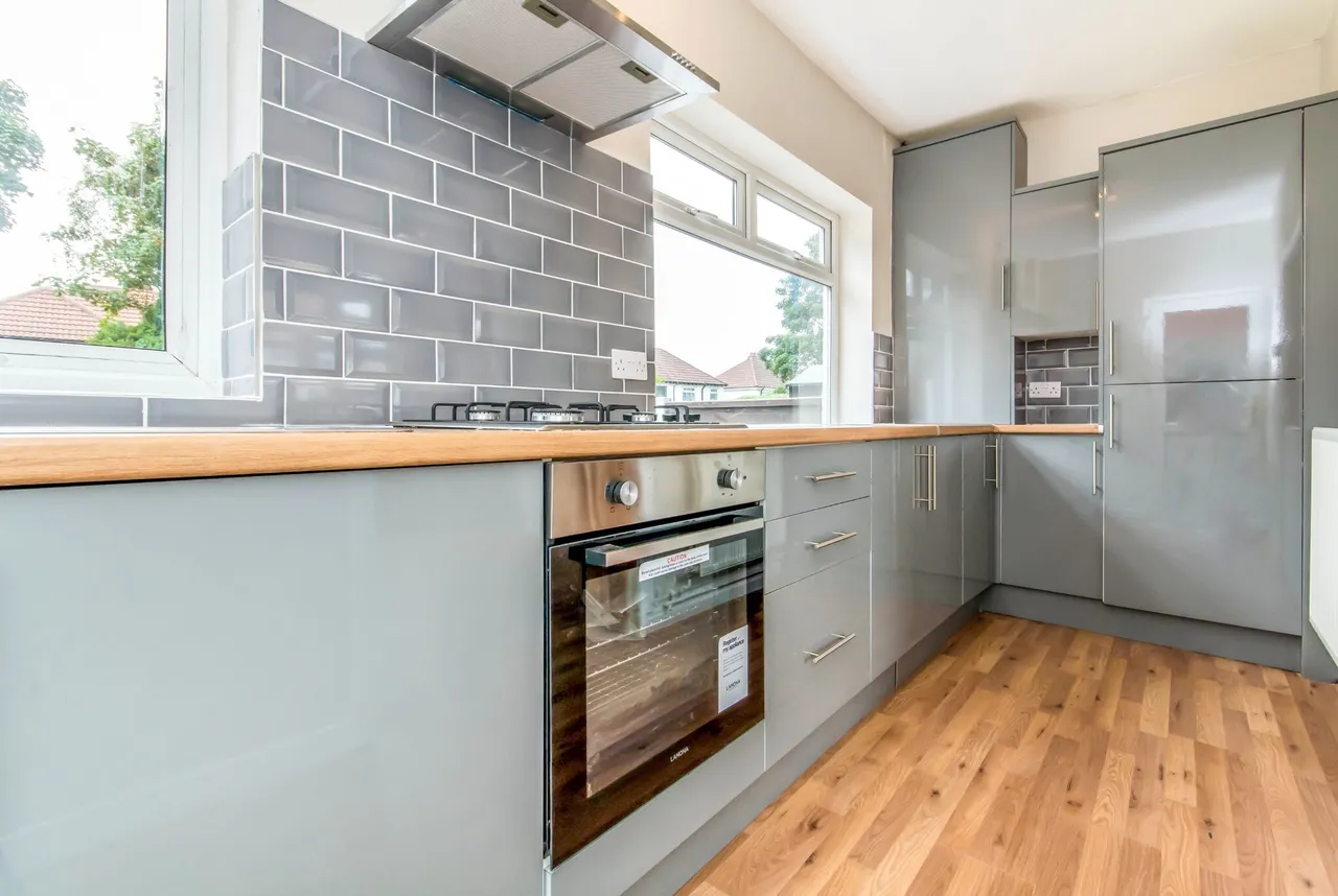 Sandileigh Avenue, Brinnington, SK5, photo 5