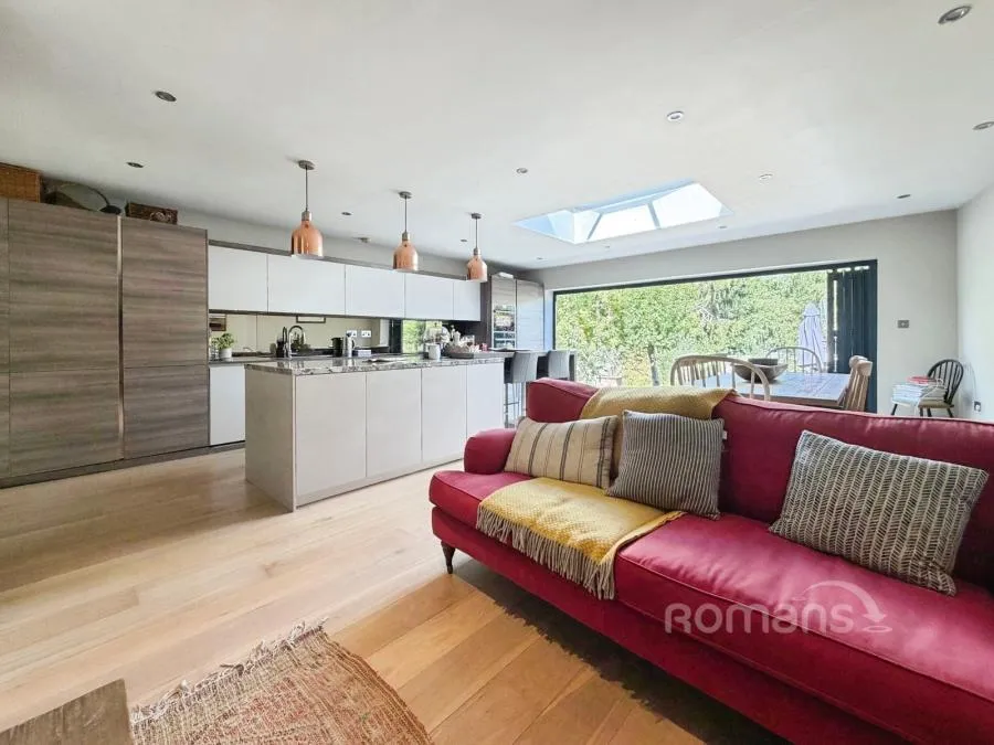 Wellington Avenue, Virginia Water, GU25, photo 5