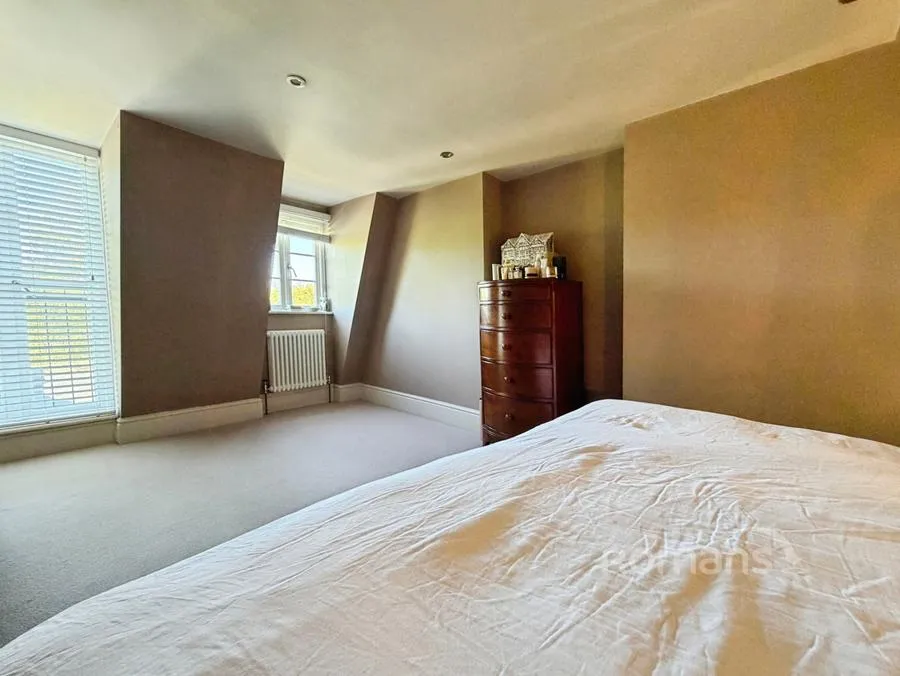 Wellington Avenue, Virginia Water, GU25, photo 20