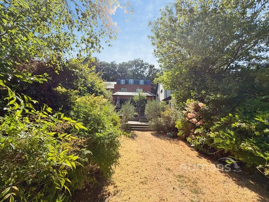 Wellington Avenue, Virginia Water, GU25, photo 28