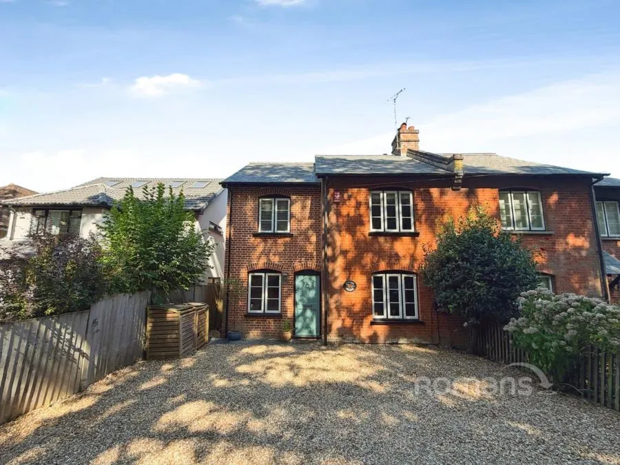 4 bed house for sale, Wellington Avenue, Virginia Water, GU25