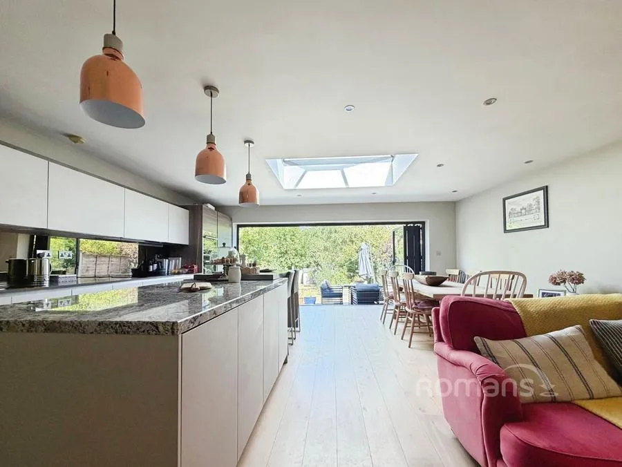 Wellington Avenue, Virginia Water, GU25, photo 15