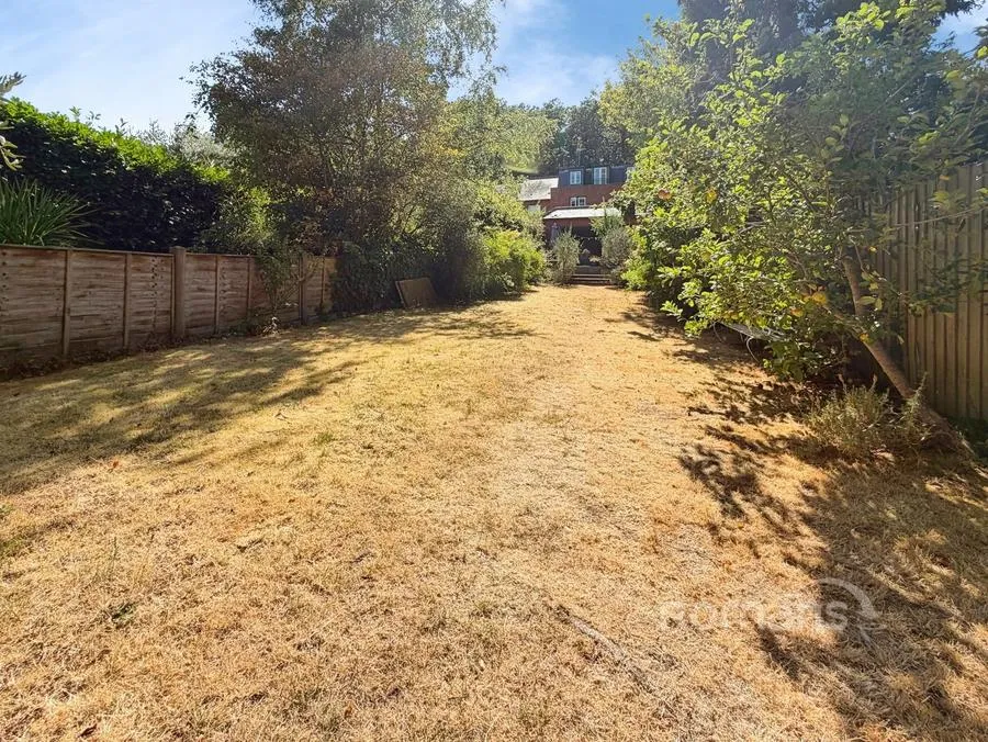 Wellington Avenue, Virginia Water, GU25, photo 29