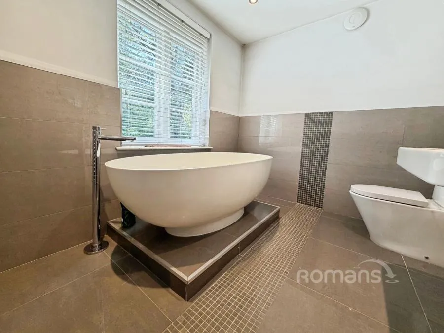 Wellington Avenue, Virginia Water, GU25, photo 10