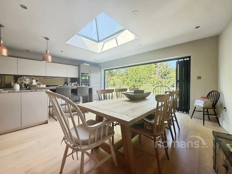 Wellington Avenue, Virginia Water, GU25, photo 18