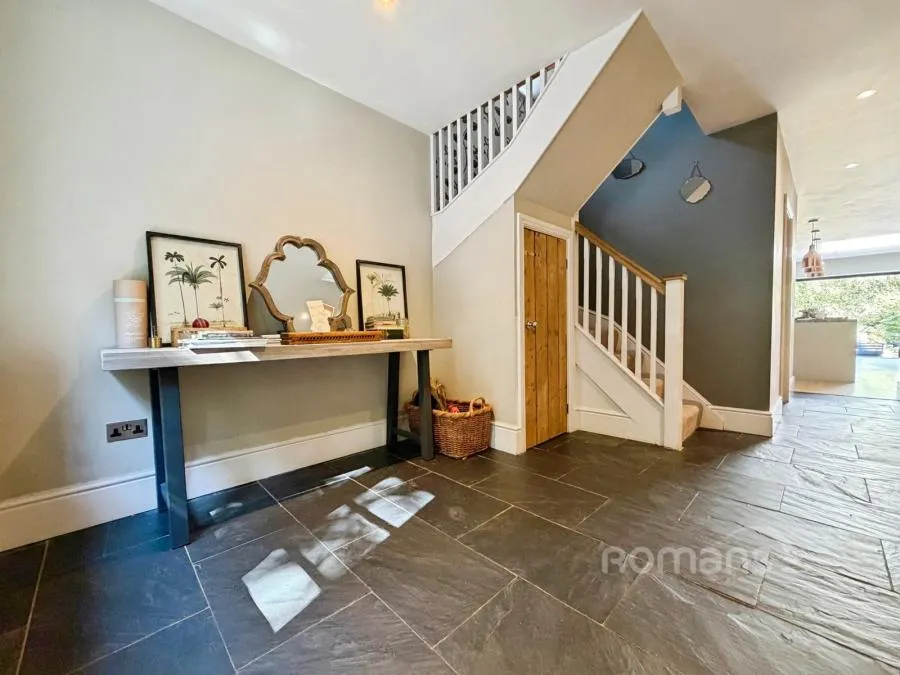Wellington Avenue, Virginia Water, GU25, photo 8