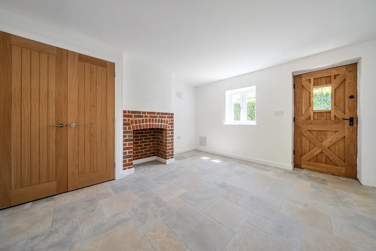 High Street, Monxton, SP11, photo 8