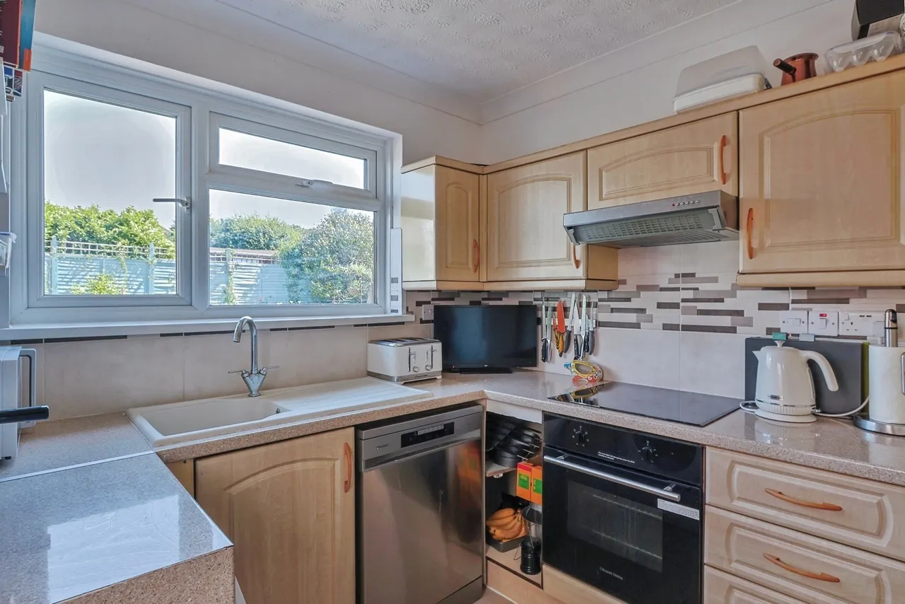 Birchwood Road, Poole, BH16, photo 4