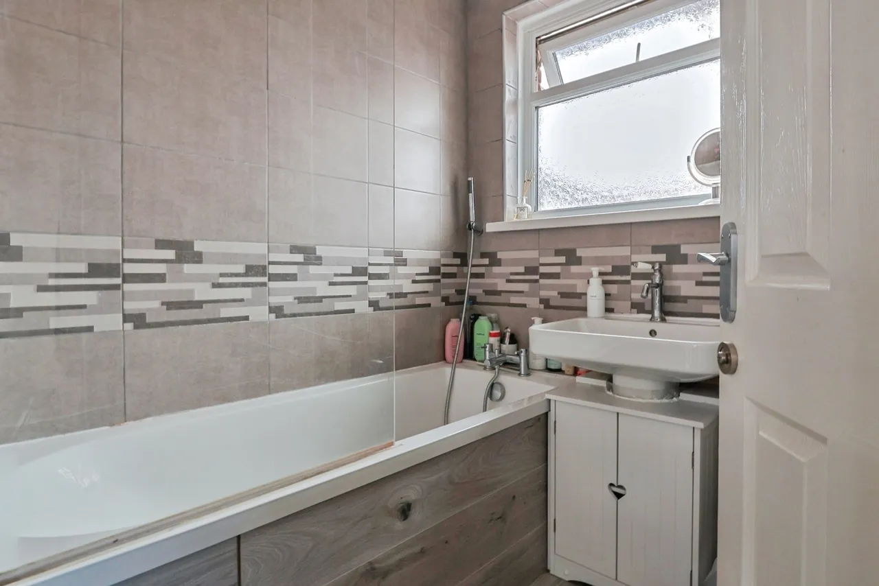Birchwood Road, Poole, BH16, photo 9