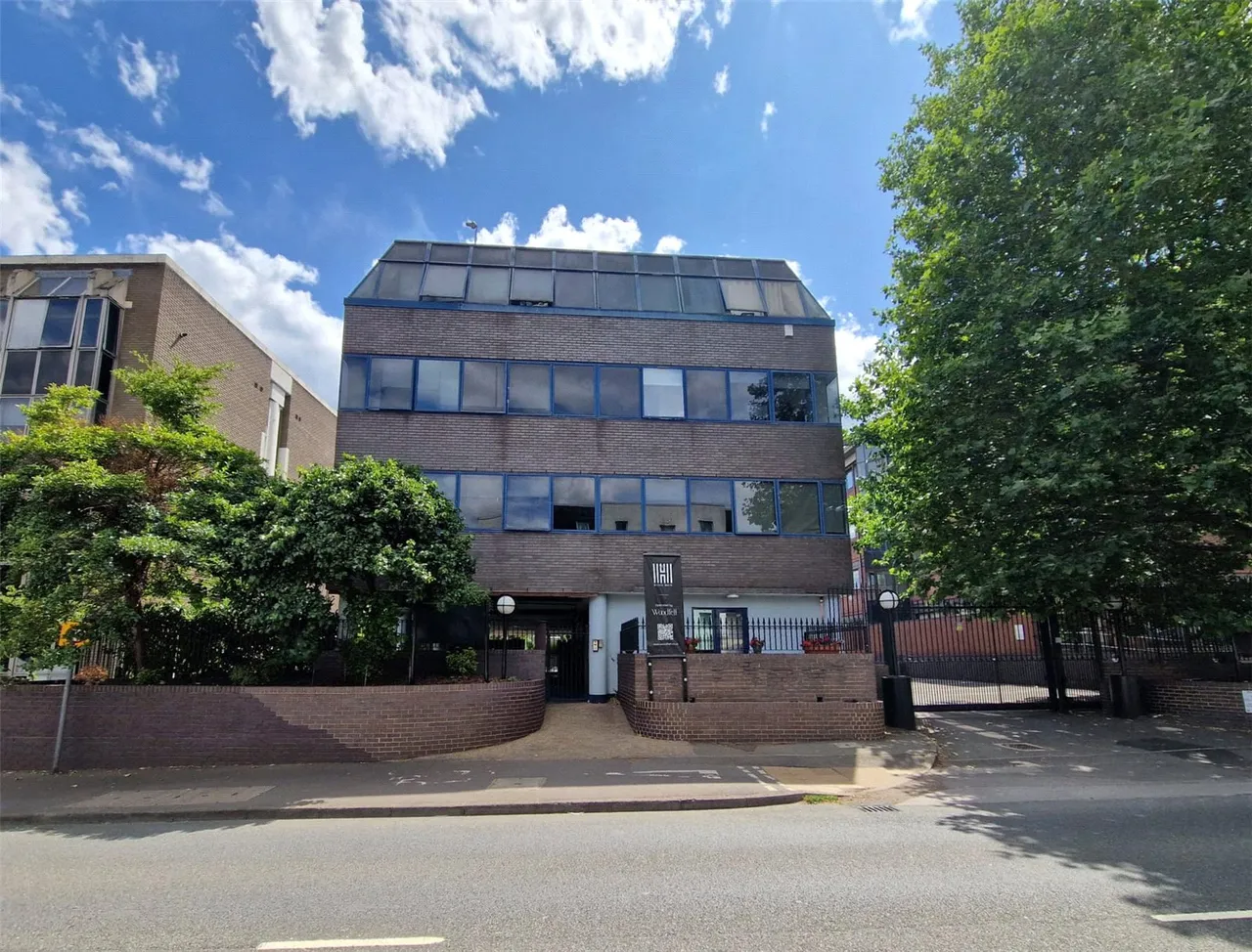 2 bed flat to rent, London Road, Bracknell, RG12