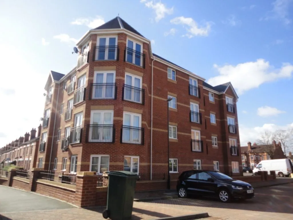 2 bed property for sale — Great Investment