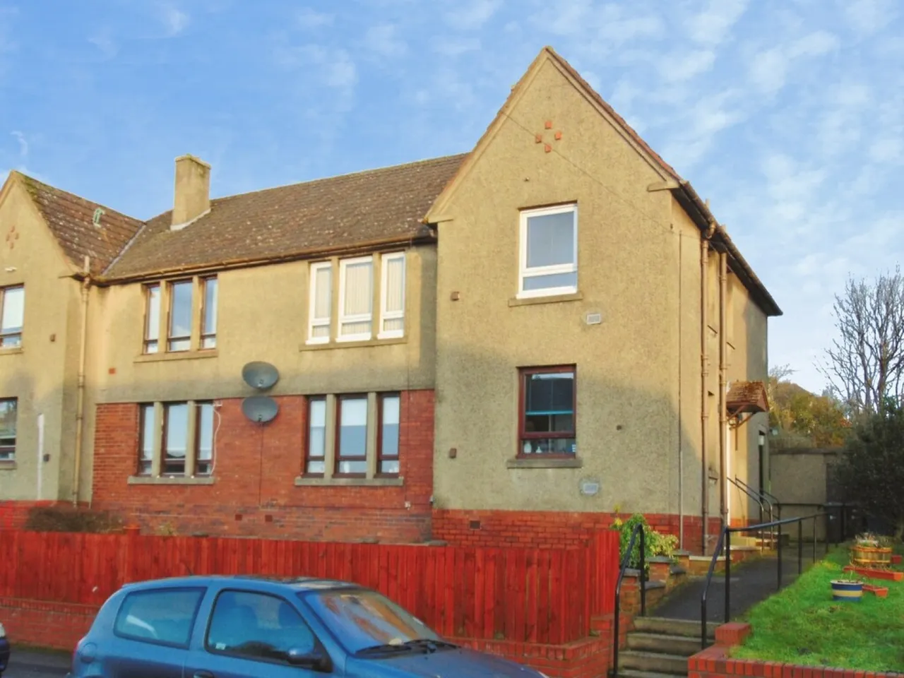 2 bed flat to rent, Ramsay Crescent, Bathgate, EH48