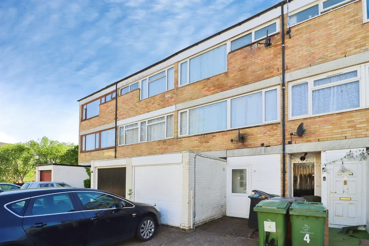 5 bed house for sale — Gloucester Way, Thetford