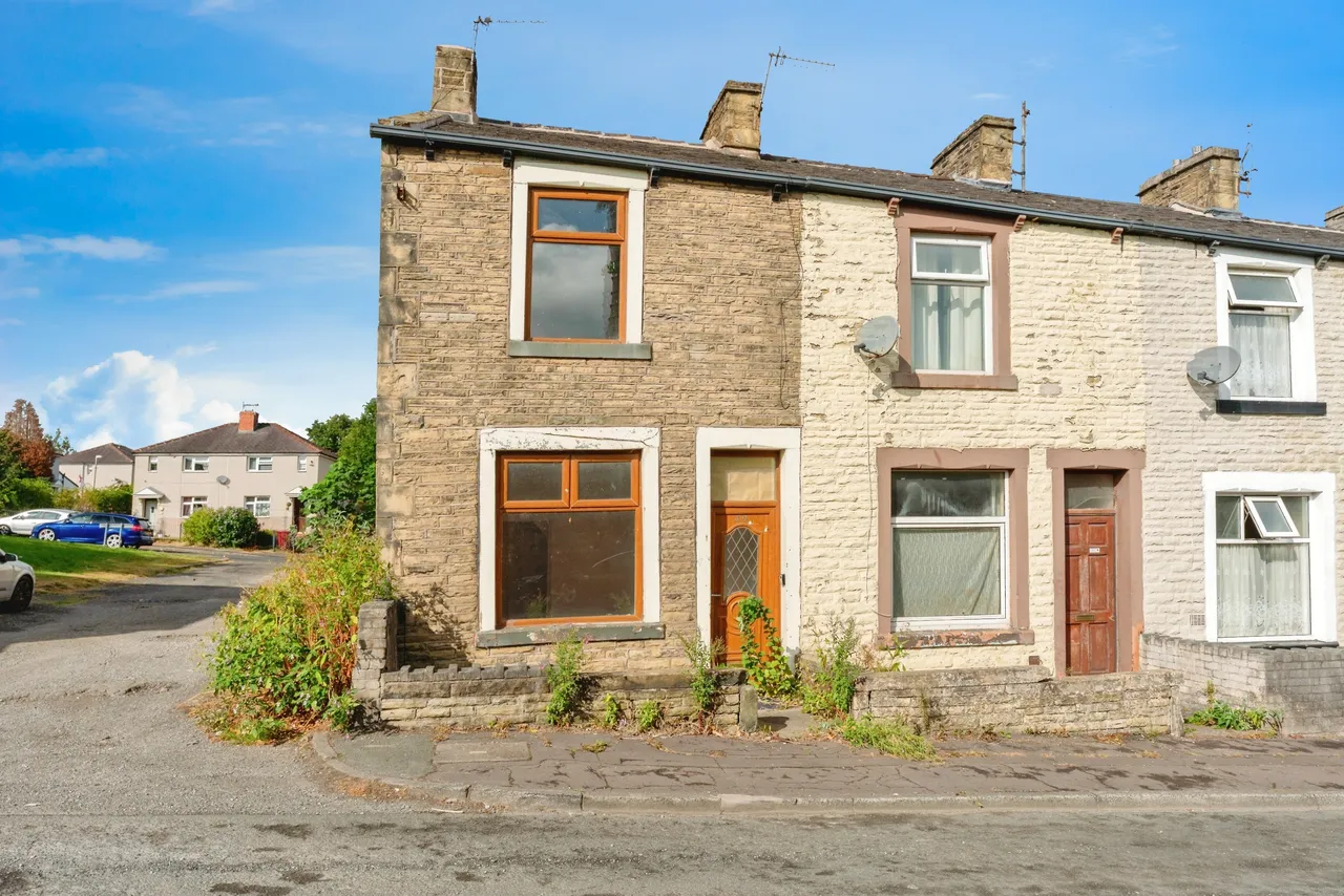 2 bed house for sale — Brush Street, Burnley