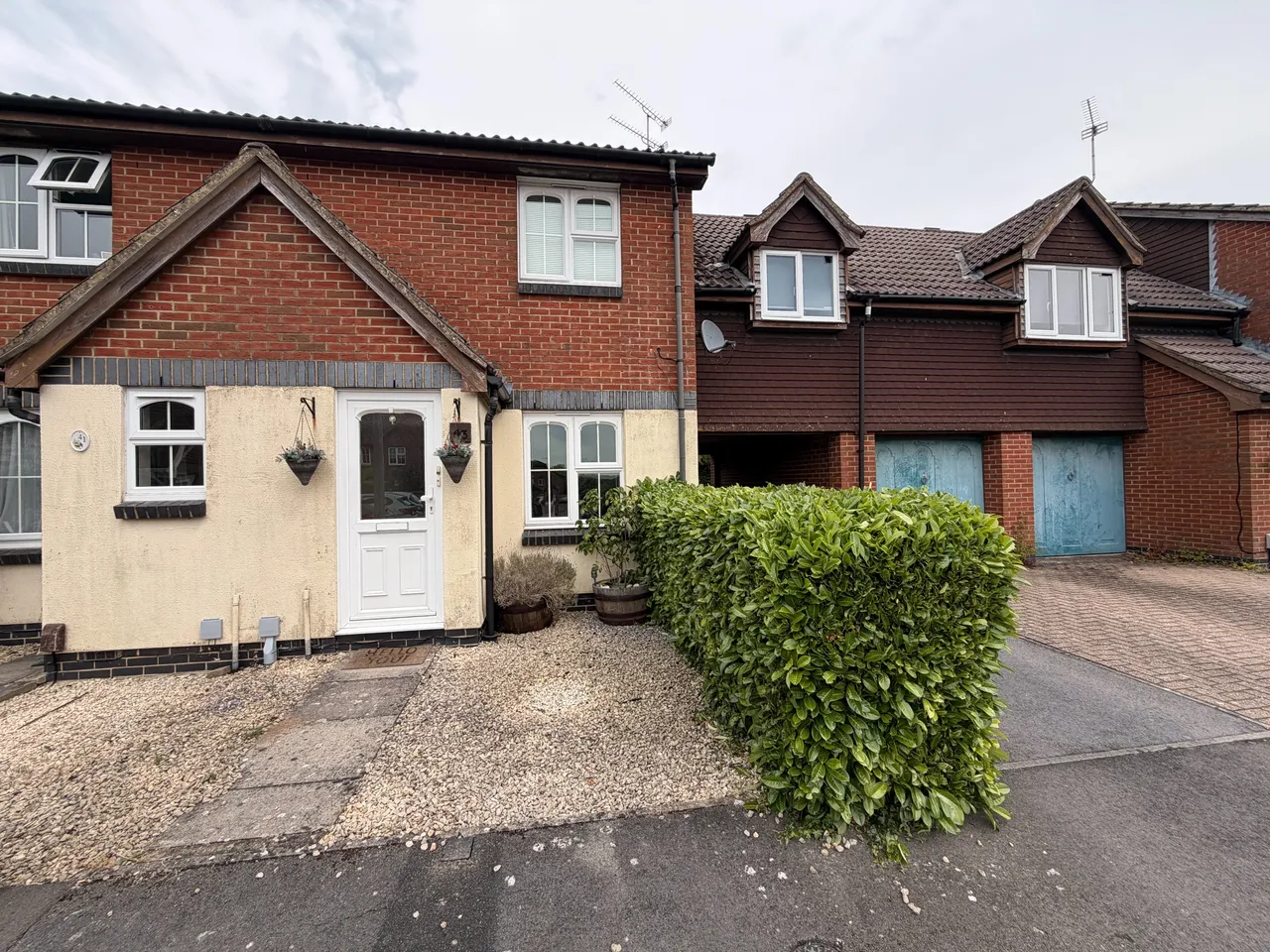 2 bed house for sale — Harvester Close, Swindon, SN5