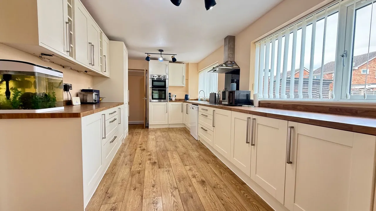 Waterside Close, Bourne, PE10, photo 9