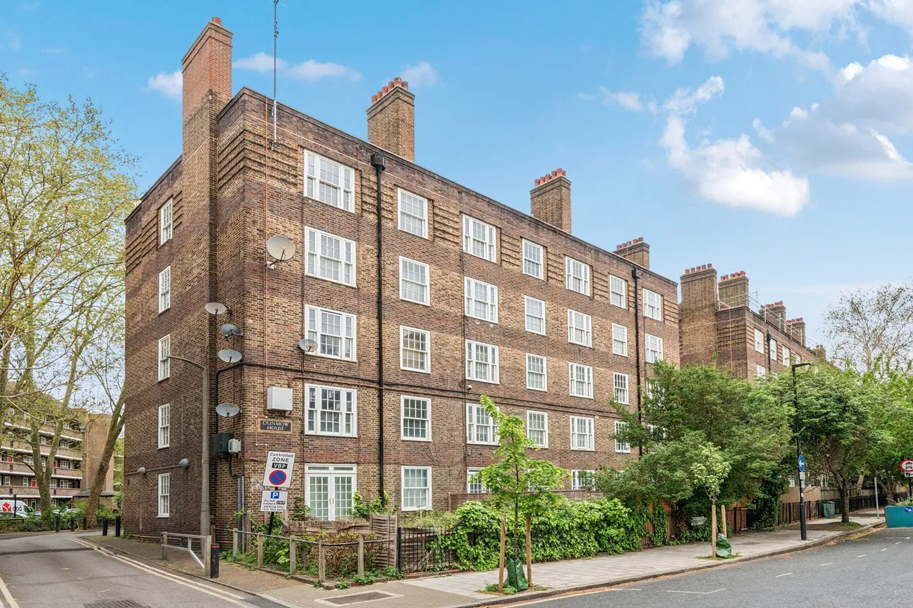 2 bed flat for sale — Newburn Street, SE11