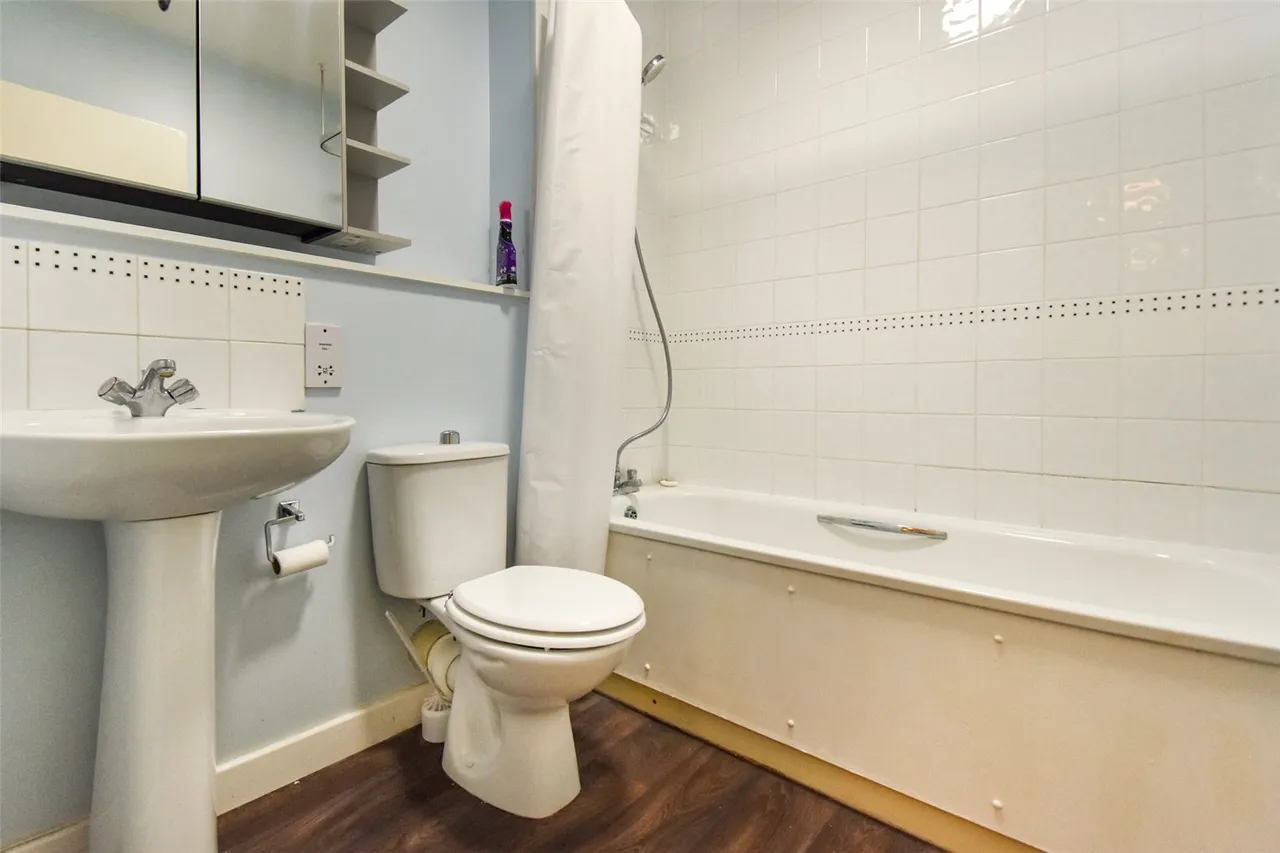 Station Road, Aldershot, Hampshire, GU11 1BG, photo 7