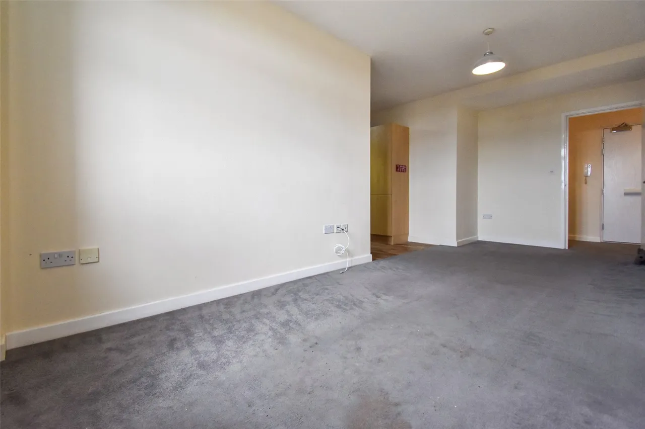 Station Road, Aldershot, Hampshire, GU11 1BG, photo 2