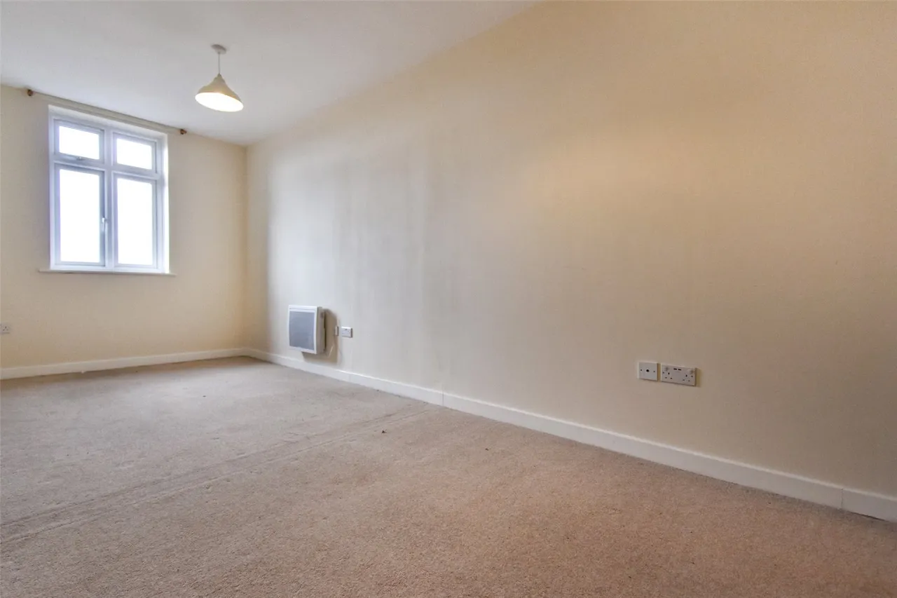 Station Road, Aldershot, Hampshire, GU11 1BG, photo 5