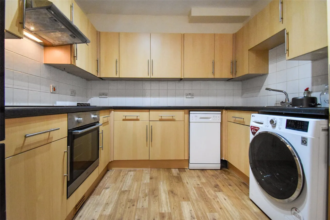 Station Road, Aldershot, Hampshire, GU11 1BG, photo 4