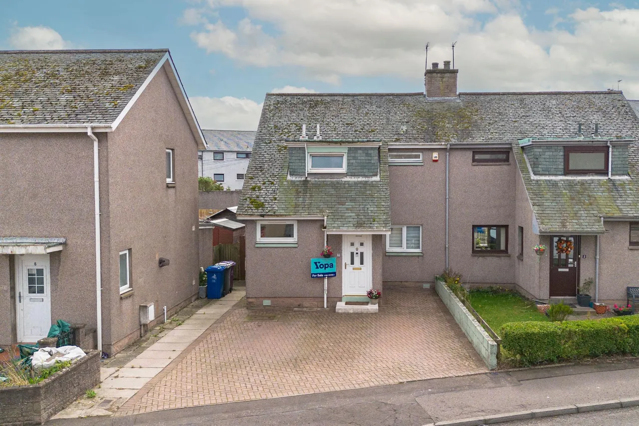 2 bed house for sale, Queen Street, Montrose, DD10