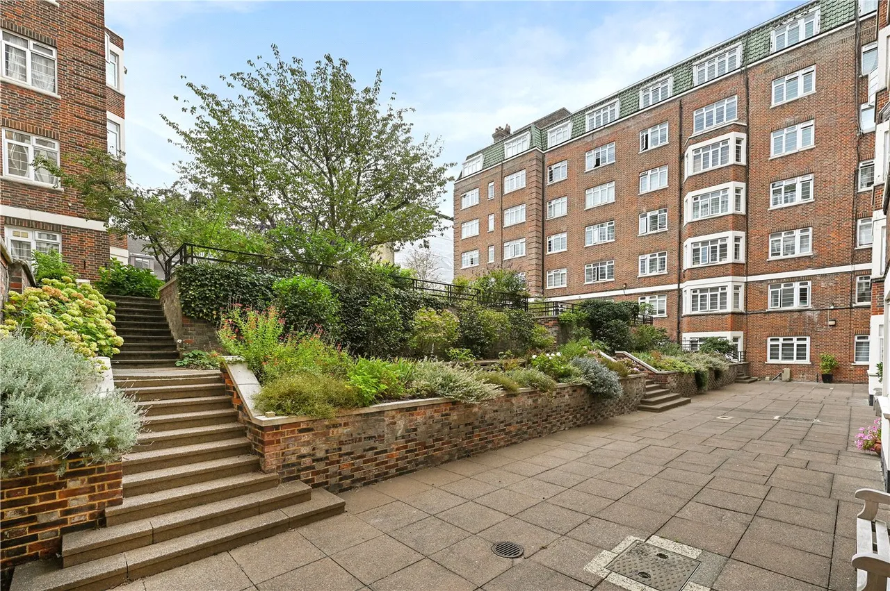 Chatsworth Court, Pembroke Road, Kensington, London, W8, photo 5