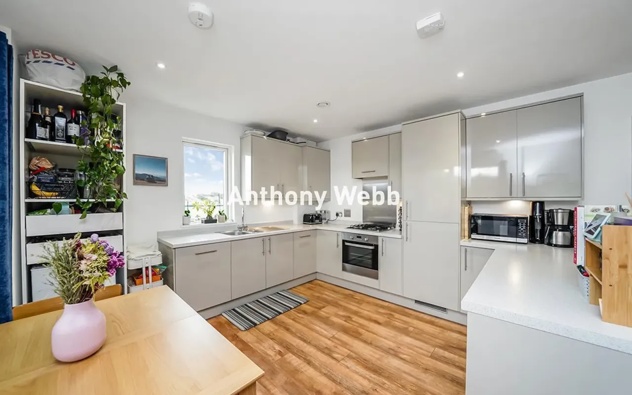 2 bed flat for sale — Bluebonnet Court, 11 Ruby Mews, Palme...
