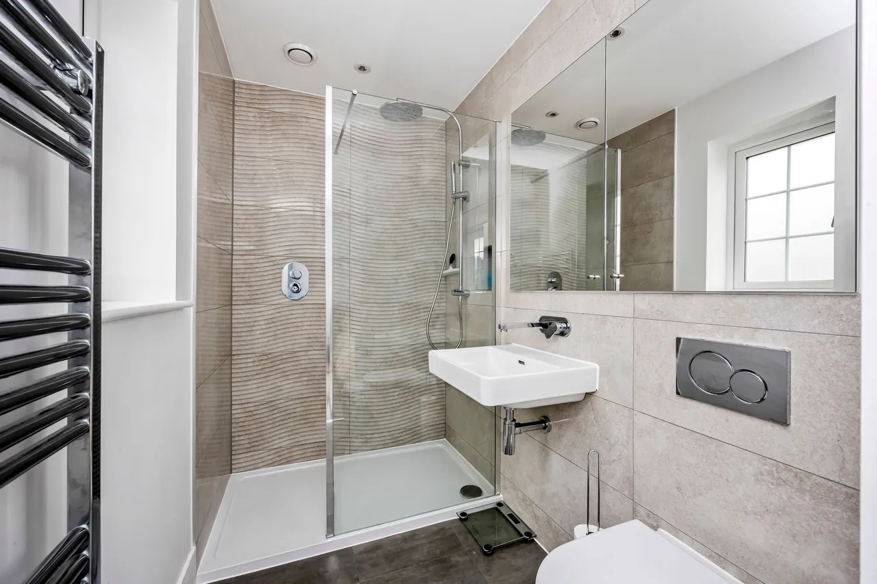 The Boulevard, Horsham, RH12, photo 3