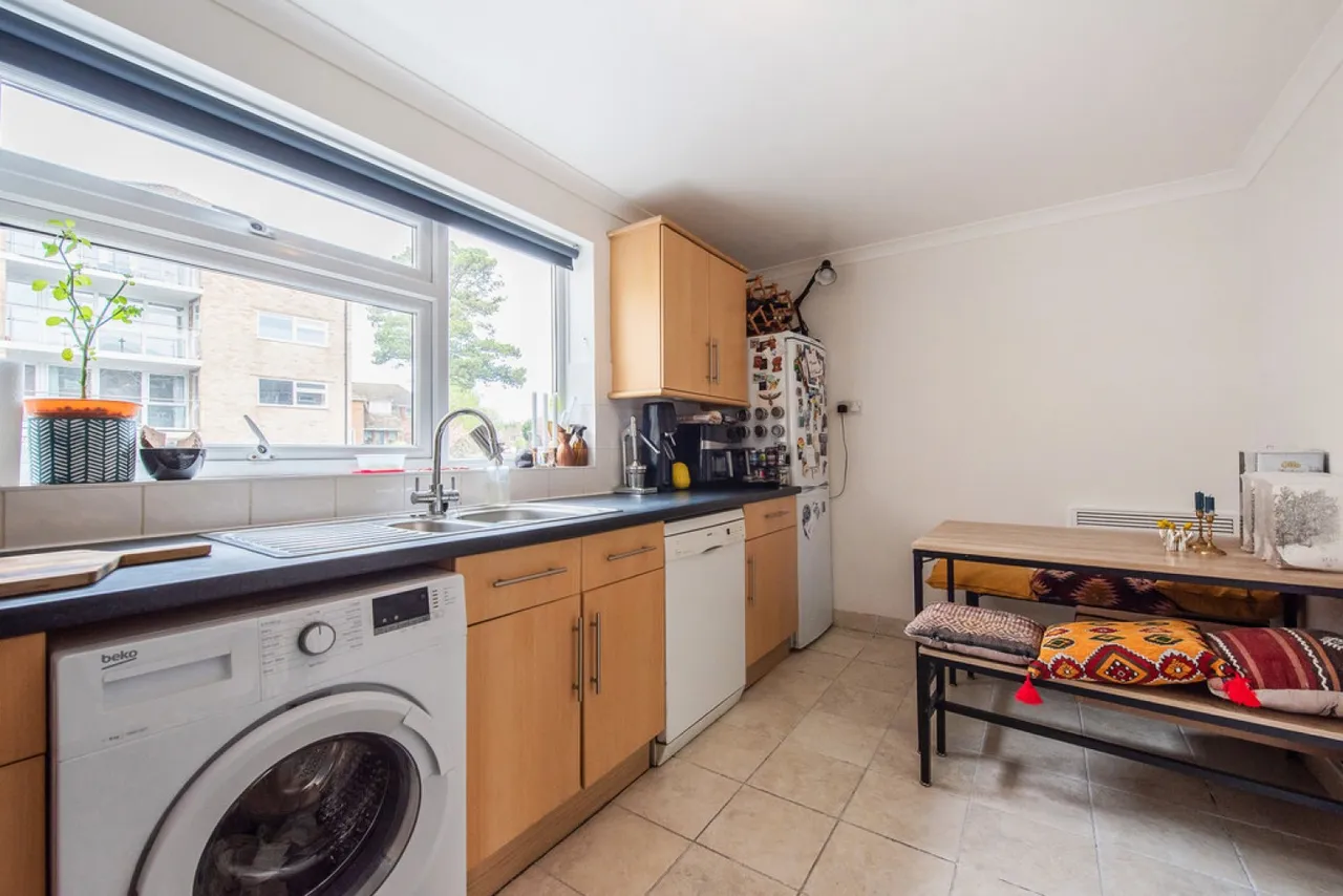 Stratford Court, Northlands Drive, photo 8