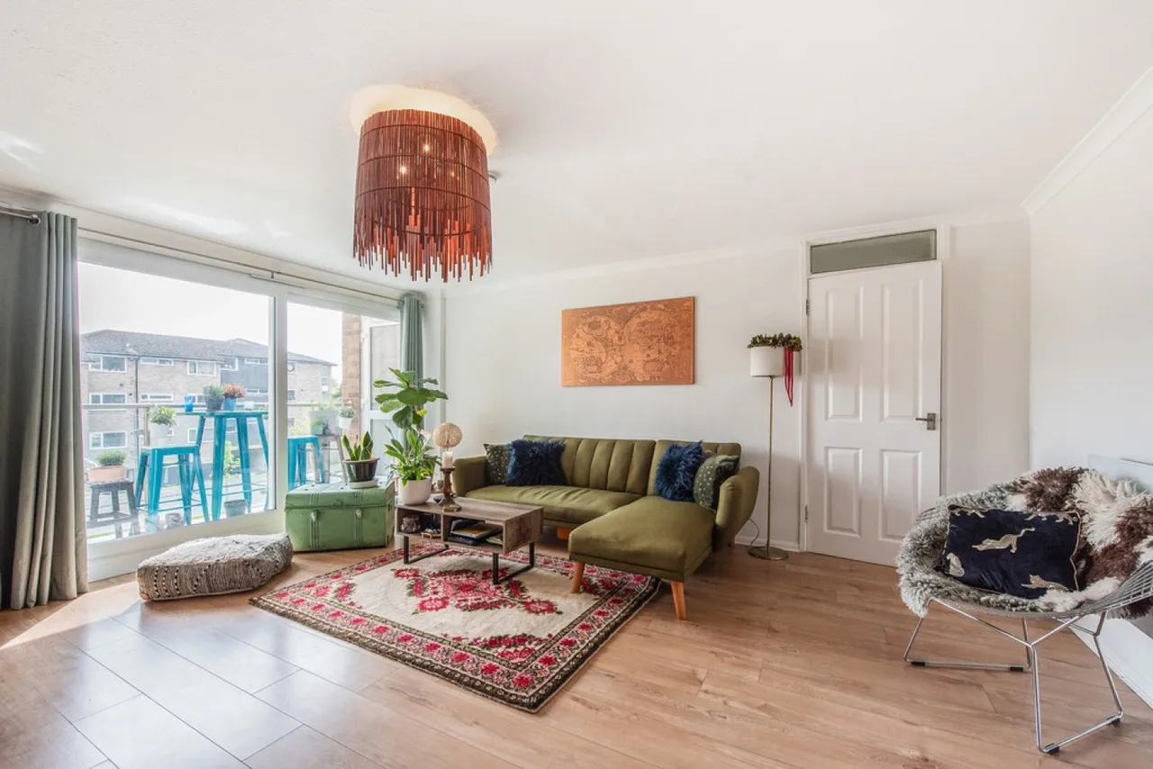 2 bed flat for sale — Stratford Court, Northlands Drive