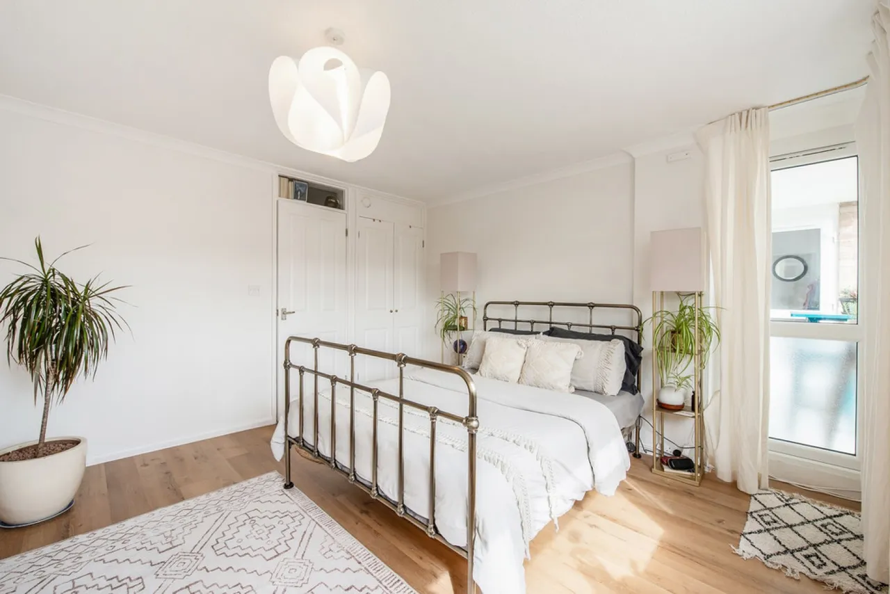 Stratford Court, Northlands Drive, photo 9