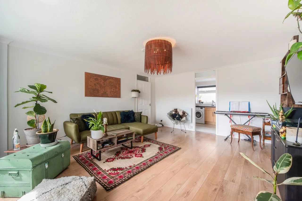 Stratford Court, Northlands Drive, photo 6
