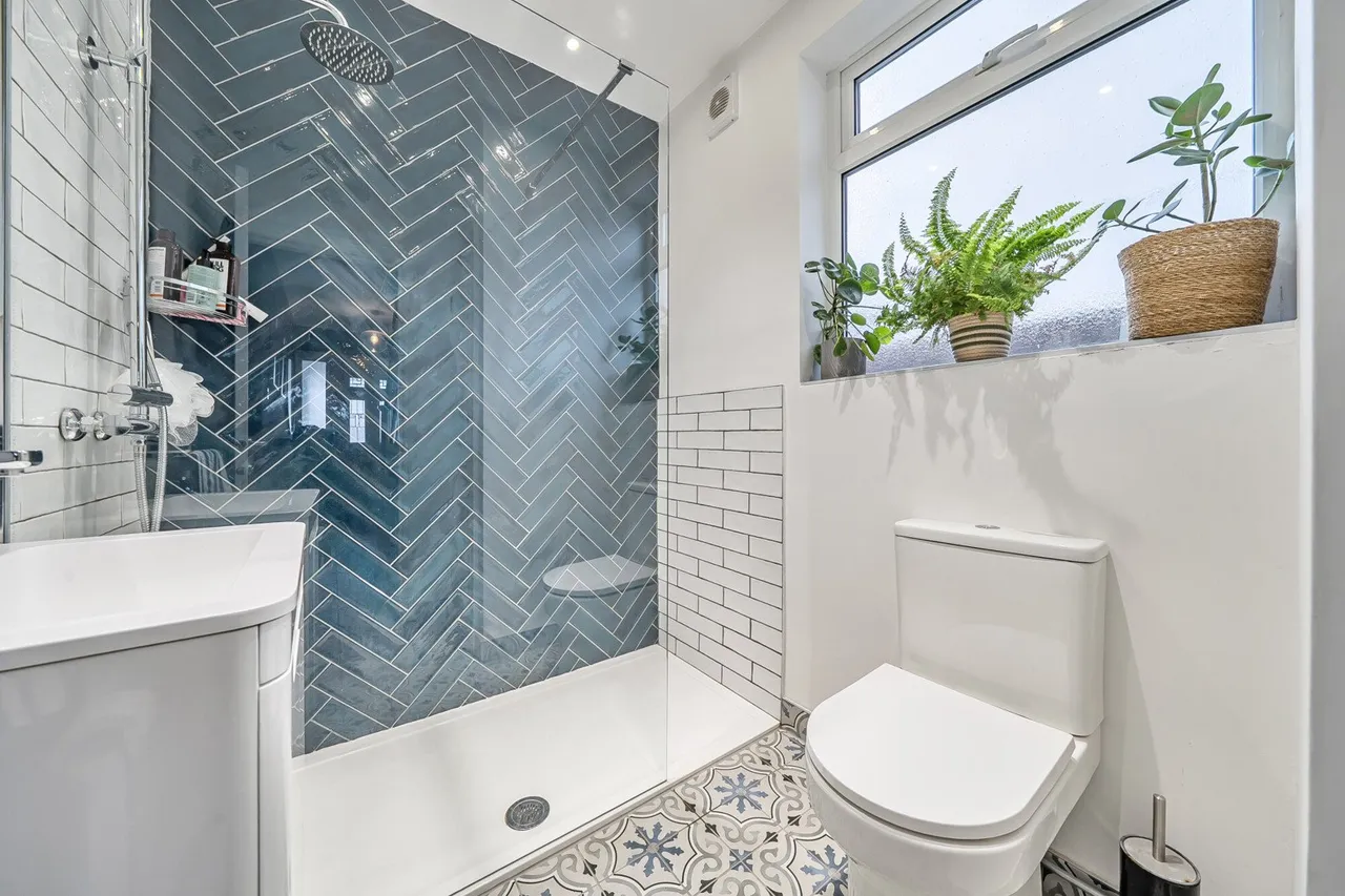 Kings Drive, Kent, DA12, photo 8