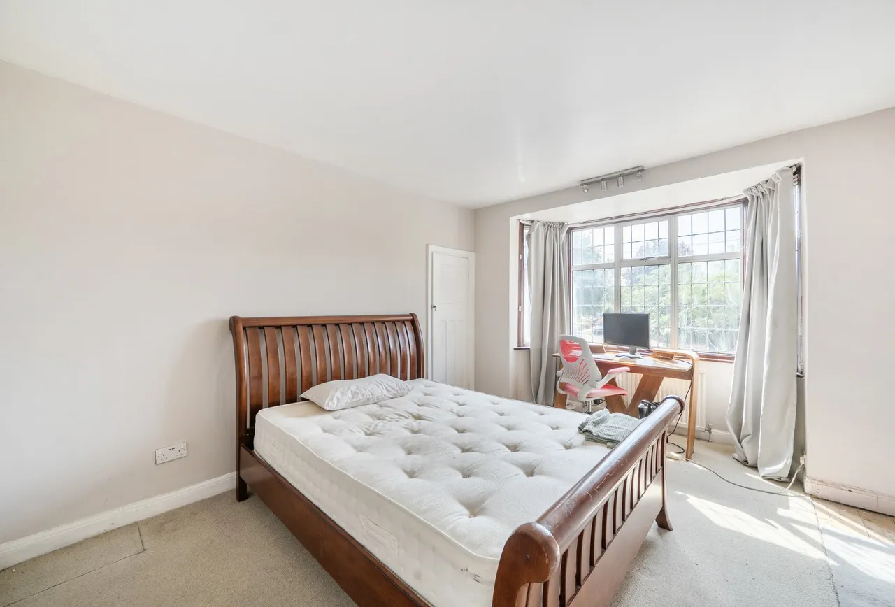 Brockenhurst Avenue, Worcester Park, KT4 7RG, photo 11