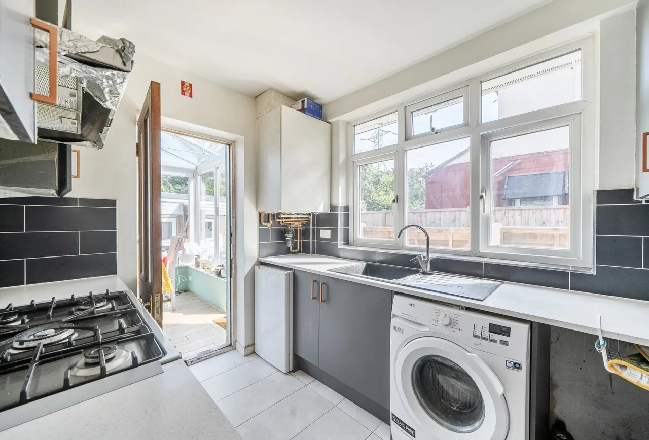Brockenhurst Avenue, Worcester Park, KT4 7RG, photo 7