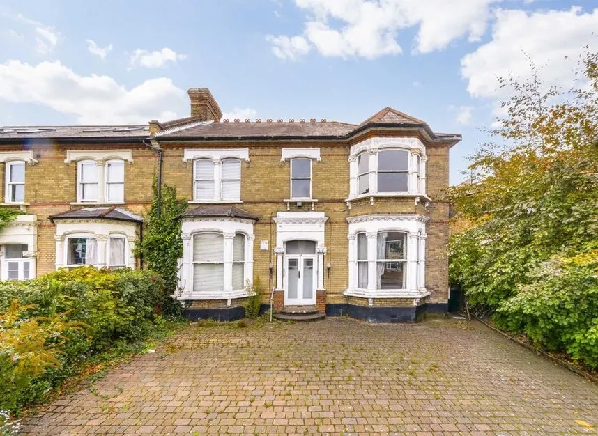 4 bed flat to rent, Station Road, Hendon, NW4