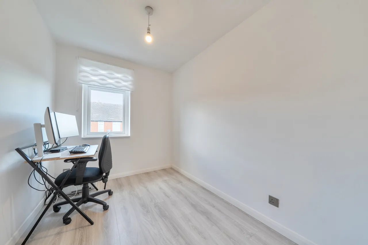 Serrin Way, Horsham, RH12, photo 13