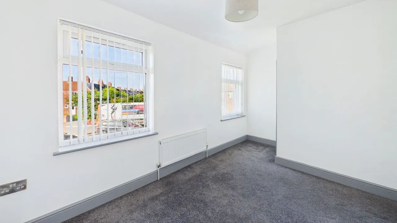 Aberconway Crescent, New Rossington, DN11, photo 9