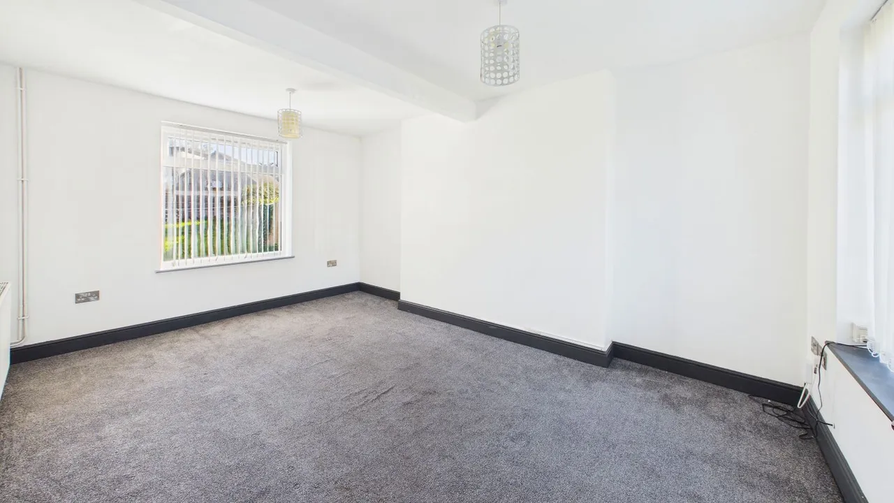Aberconway Crescent, New Rossington, DN11, photo 3